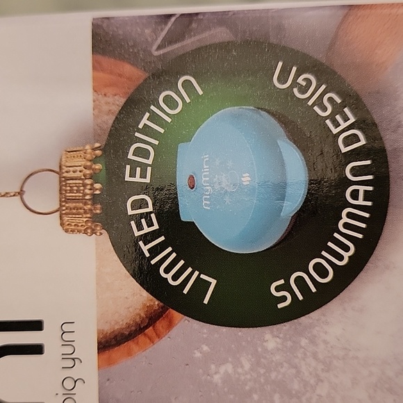 MyMini Snowman Waffle Maker, Limited Edition, 5" plate, factory sealed. NWOT - Picture 6 of 8